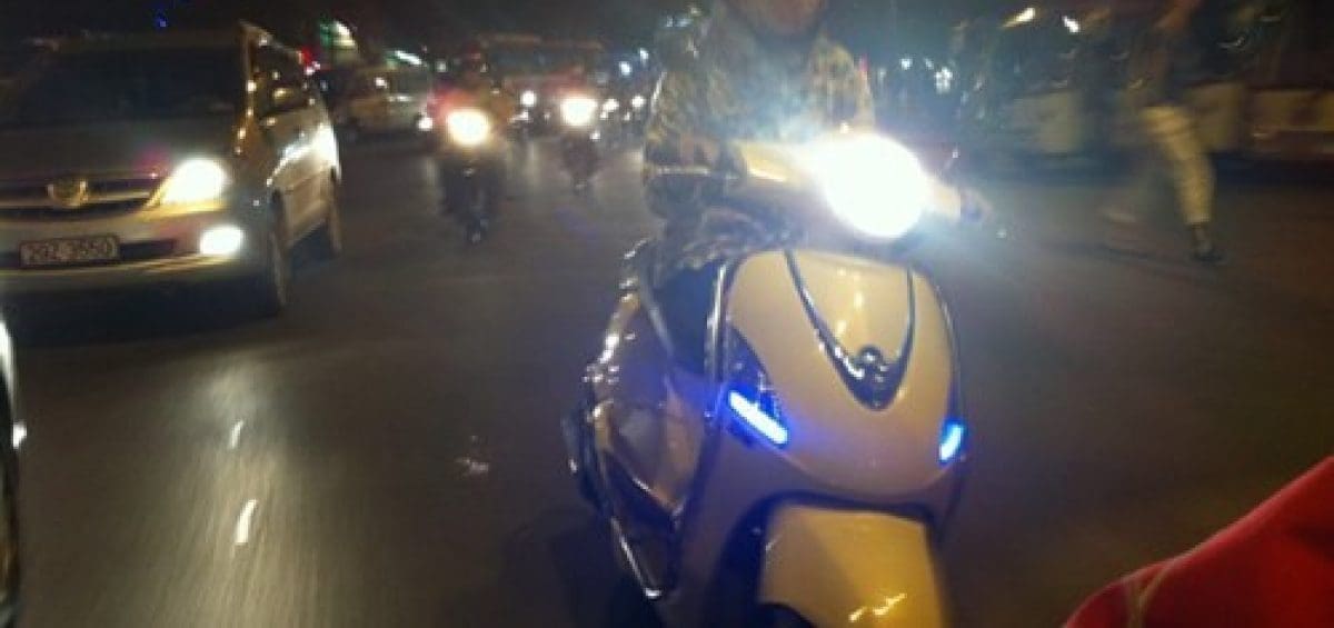Đèn pha xe máy
